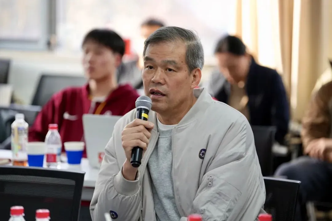 刻苦训练篮球时如何避免受伤的建议_0